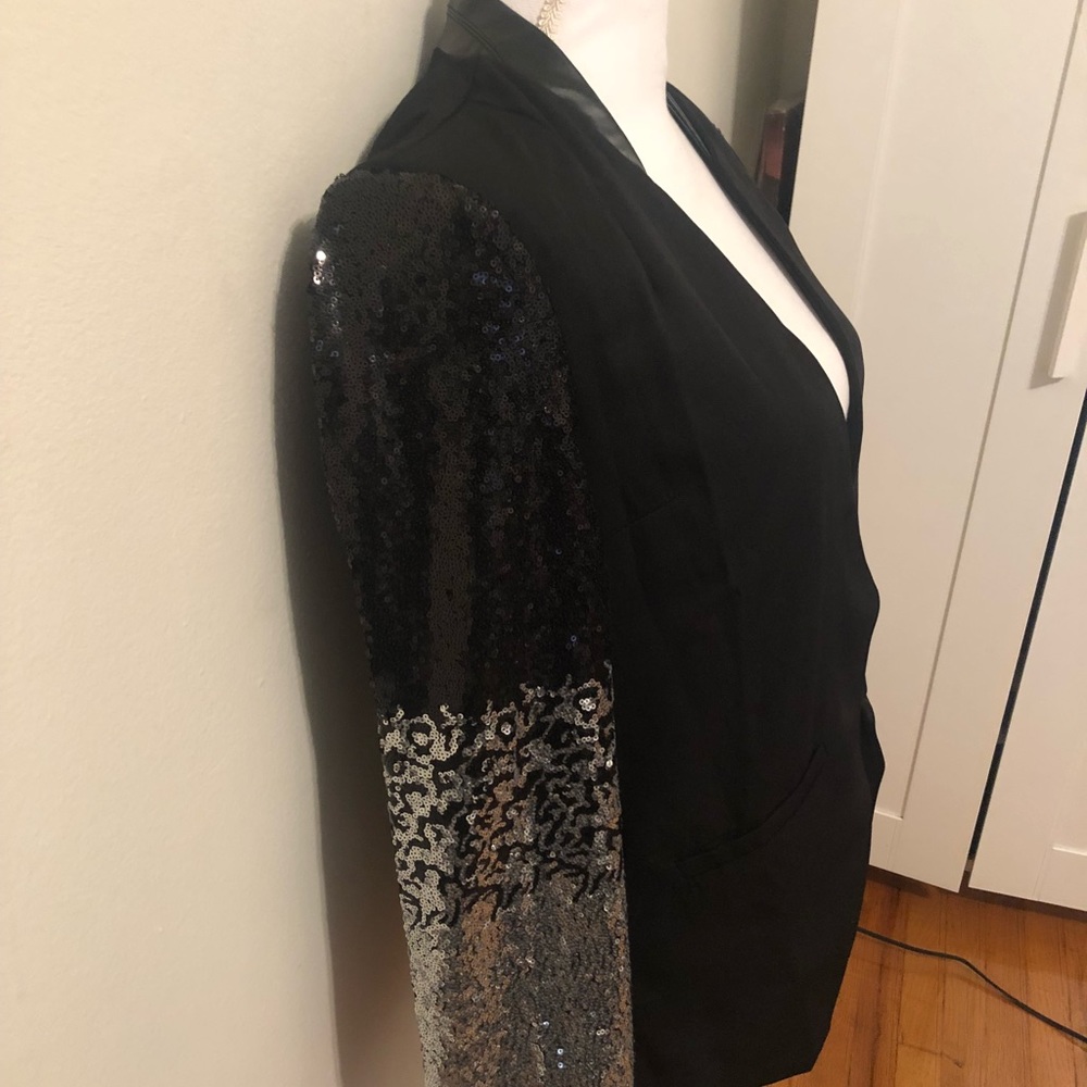 Black jacket - Picture 3 of 6